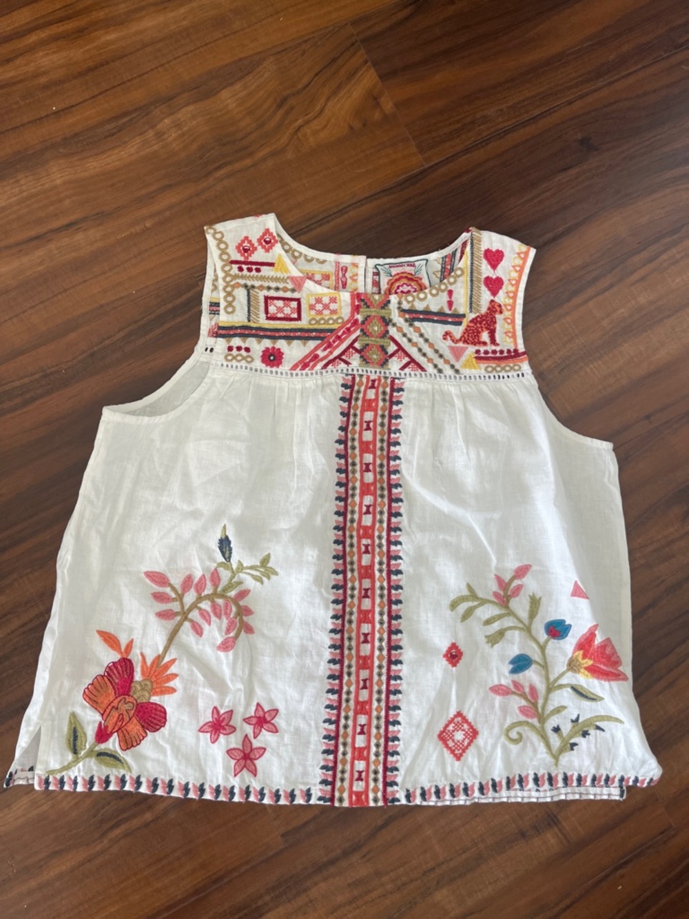 New - Johnny Was - Relaxed Yoke Tank Georgia White Embroidered Linen Top - Picture 3 of 9